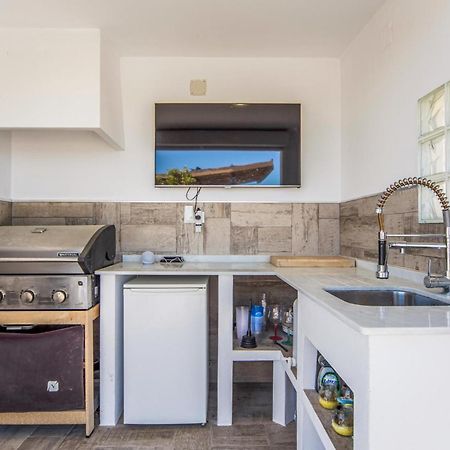 Amazing Home In Ador With Kitchenette Eksteriør bilde